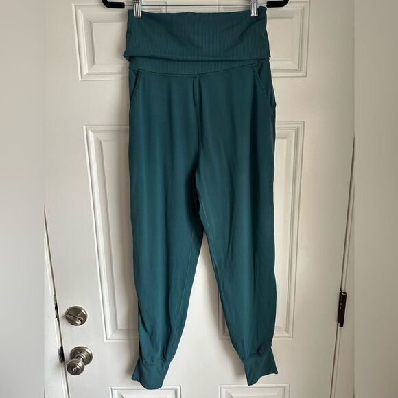 Lululemon size 6 Align Super High Rise Ribbed Waist Jogger Green Jasper nulu - Picture 3 of 6